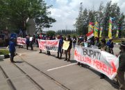 Aliansi Kampus Se-Bekasi (AKSI) Gelar Unjuk Rasa di Pemda