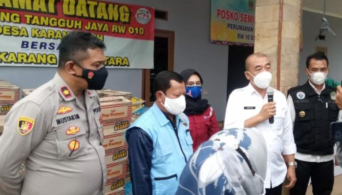 PT Cikarang Nusantara Berikan Bantuan Untuk Warga Terdampak Covid 19 di Karangasih