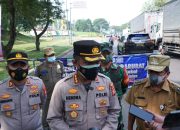 Petugas Gabungan Lakukan Penjagaan Dan Mobilitas Kendaraan Selama PPKM Darurat