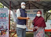 IDC Salurkan Bantuan Berupa 100 Paket Makanan Siap Saji Untuk Warga Isoman Covid-19
