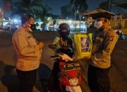 Imbau Warga Jaga Prokes, Polsek Medansatria Juga Bagi-bagi Sembako