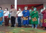 Polres Metro Bekasi Berikan Piagam Penghargaan Pada Petugas Nakes Di Lokasi Vaksin Tahap Kedua