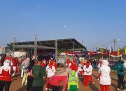 Ratusan Orang Senam Sehati 2 di Stadion Mini Cikarang