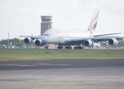 Sewindu Emirates di Bandara I Gusti Ngurah Rai Bali: Serba Pertama di Juni Sejak 2015 hingga Beroperasinya A380 di 2023