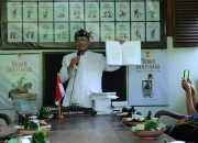 Rayakan HUT Banyumas ke-453: Budayawan NasSirun PurwOkartun Ajak Guru Kenali Sejarah dan Keteladanan Leluhur
