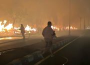 Kobaran Api Hanguskan Puluhan Bangunan di Cikarang Timur, Warga Panik di Tengah Malam