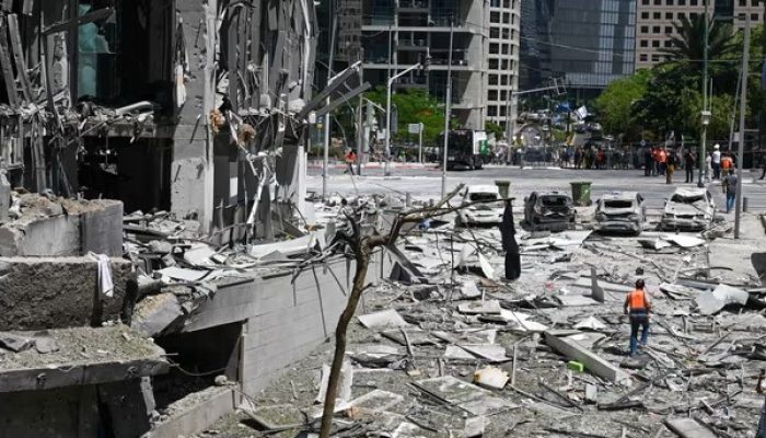 Iran vs Israel Memanas! Serangan Balasan Terbesar Dalam Sejarah Modern, Dunia Menahan Napas