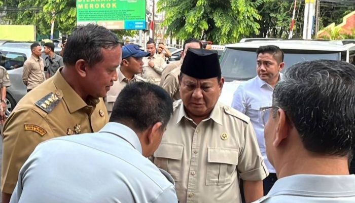 Presiden Prabowo Jenguk Korban Kecelakaan Kereta Bekasi Timur di RSUD CAM, Tri Adhianto Beri Sambutan Hangat