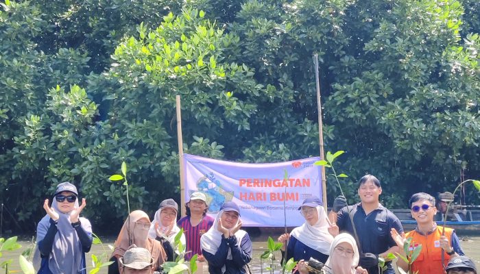 Relawan Rumah Zakat Bekasi Gelar VOGREEN di Muaragembong, Peringati Hari Bumi dengan Aksi Nyata