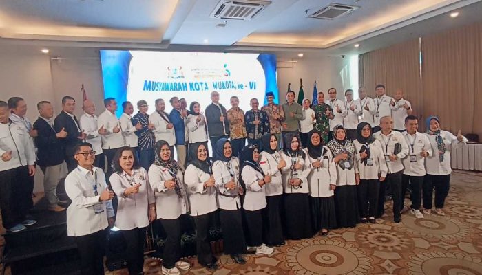 Headline: Akhiri Dualisme! Mukota VI Kadin Kota Bekasi Jadi Simbol Persatuan Pengusaha Menuju ‘Bekasi Keren'”