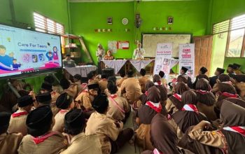 Cita Sehat dan PT Kimberly-Clark Edukasi 125 Siswa SMP Islam Telukjambe Barat tentang Kesehatan Reproduksi