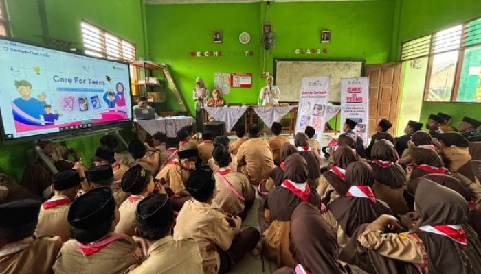 Cita Sehat dan PT Kimberly-Clark Edukasi 125 Siswa SMP Islam Telukjambe Barat tentang Kesehatan Reproduksi